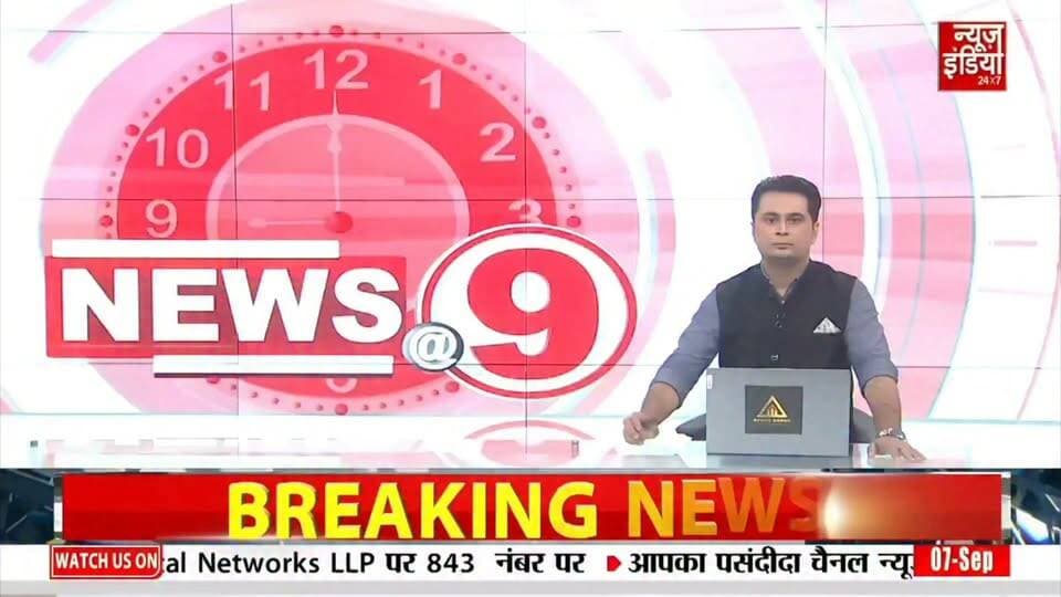 गंगा नदी के बाढ क्षेत्र का डीएम अवनीश राय, एडीएम महेंद्र श्रीवास्तव,एसडीएम विनोद कुमार सिंह एक्सियन बाढ खंड उमेश चन्द्र ने दौरा किया, बाढ प्रभावित लोगों को हर संभव मदद का आश्वासन दिया