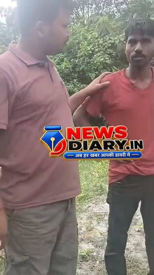 कोडरमा घाटी मे मुर्गी चारा लोड वाहन पलटा देवदूत बनकर मदद करने पहुंचे समाजसेवी कोडरमा के सागर गिरि #facebookviral #news #कोडरमा