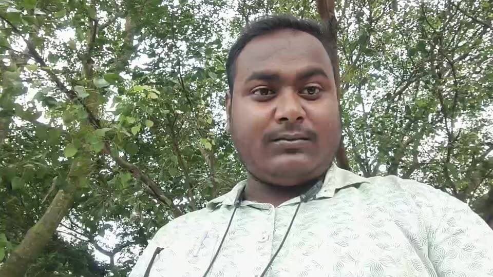 জলঙ্গি পদ্মা নদীর ধারে জল বাড়ার ফলে পর্যটকদের ভিড়ে