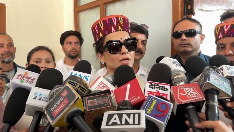 कांग्रेस सरकार पर कंगना रनौत का बड़ा बयान, बोलीं—कर्ज लेकर हिमाचल की कमर तोड़ दी
#KanganaRanaut #HimachalPradesh #Congress #HimachalNews #PoliticalNews #HimachalPolitics