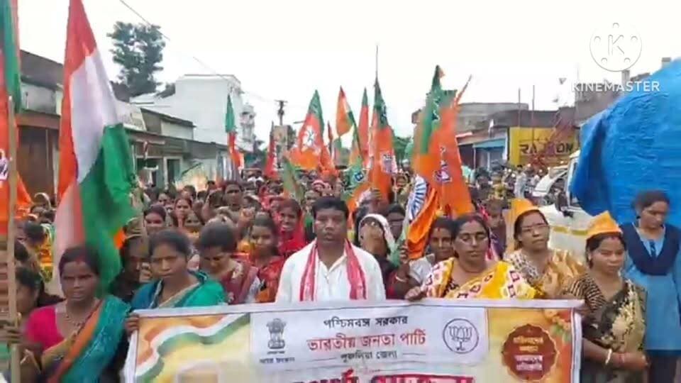 বিজেপির ধন্যবাদ মিছিল, হাজার হাজার মহিলা মিছিলে সিরকাবাদ গ্রামে।