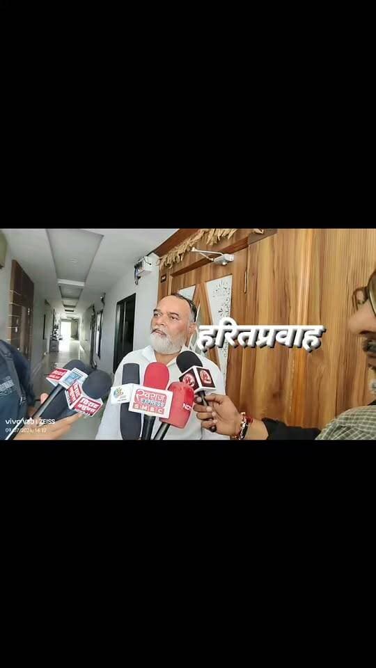 दिग विजय सिंह के कार्यक्रम के दौरान रीवा में कांग्रेस नेता के घर मे घुसे गुंडे, मीडिया के पहुचते ही मची भगदड़
#गिरिजेशपांडेय #हरितप्रवाह #रीवान्यूज़