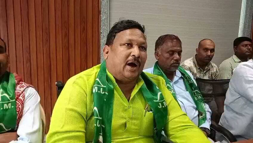 एस• आई• आर• की प्रक्रिया में बहुत बड़ी सजिस
गलता तारिके से मतदाता सुचि से नाम हटाया जा रहा है...। झारखंड दृष्टि न्यूज