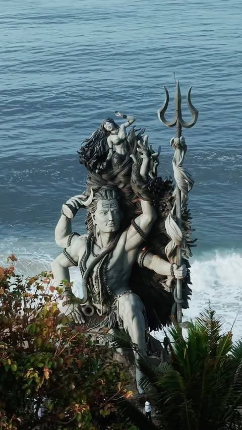 Where Lord Shiva meets the Arabian Sea. 🌊🔱
Perched on the coast near Vizhinjam in Thiruvananthapuram, Azhimala Shiva Temple is one of Kerala’s most striking spiritual destinations.
The temple is famous for its 58-foot-tall Gangadhareshwara sculpture of Lord Shiva, one of the tallest Shiva sculptures in Kerala, with the Arabian Sea creating a breathtaking backdrop. 🌊✨
Not just a temple…
a place where Shiva, the sea and centuries of faith come together. 🔱🌊
Location: Azhimala Shiva Temple, Kerala 📍
#mahadev #harharmahadev #kerala #reels #southindia