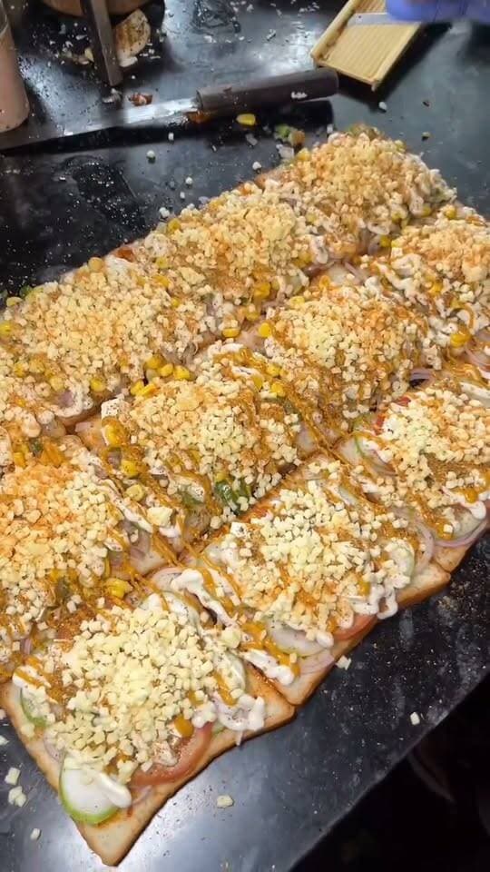 Veg Cheese Loaded Sandwich Making In Huge Quantity 🥪🧀 | Street Food | Sandwich Point, Kanpur
#VegSandwich #CheeseSandwich #LoadedSandwich #SandwichMaking #StreetFood #IndianStreetFood #KanpurStreetFood #KanpurFood