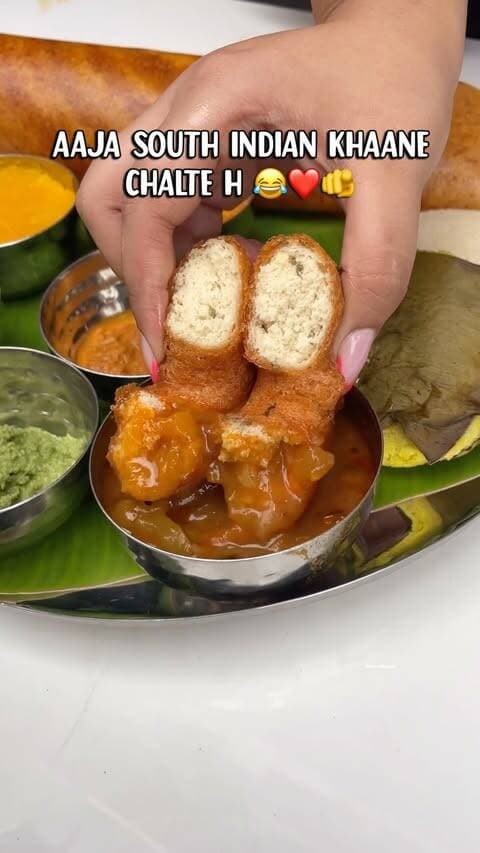 South Indian Food Lover Anyone ❤️🤌
.
.
.
.
Follow Us @varunfoody ❤️ 🤤⚠️
.
Follow Us @varunfoody 🔥
.
Comment & Share 📍❤️❤️
.
Masala Dosa , vada idly , streetfood ,north indian food , momo , summers , india , corporate, mango season
.
Hashtag:-
#southindianfood #northindianfood #masaladosa #streetfood