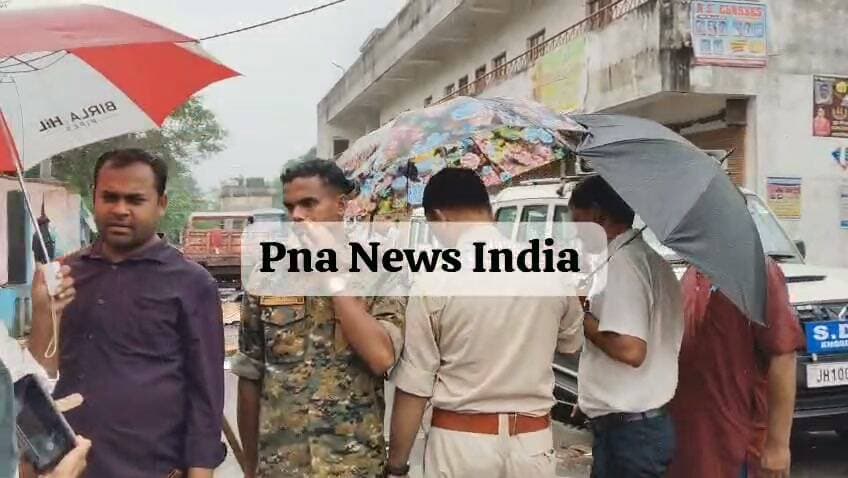 पदाधिकारियों की उपस्थिति में अतिक्रमण हटाओ अभियान...
Live