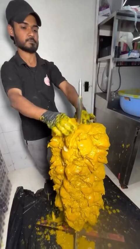 India’s First Charcoal Shawarma
Address-Broast N Rolls 3-A, Meera house, Moti talkies char rasta, opp. Ganesh omlette, Begampura, Surat, Gujarat 395003
#chickenshawarma #afghanshawarma #chicken #suratfood #suratifood chickenrecipes shawarmarecipe suratstreetfood reels foodreels viralreels streetfood delhifood