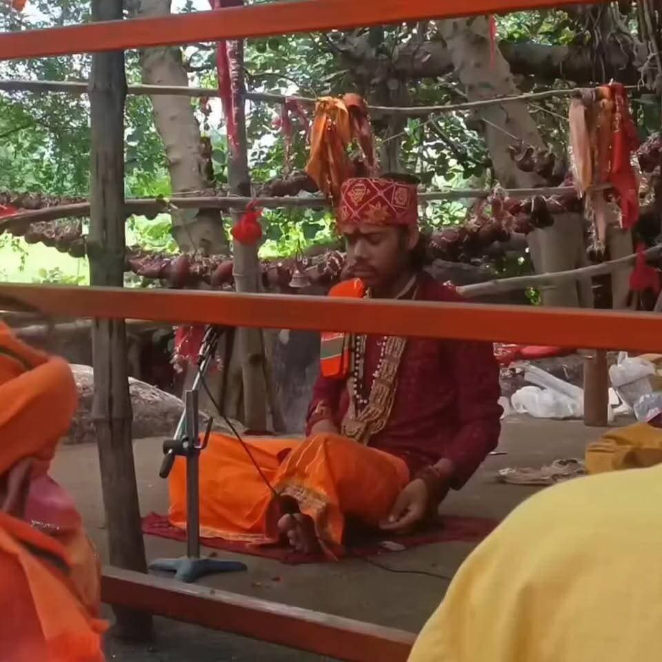 क्या अब जे दिन आ गए हैं अजय पार दरबार के..... क्या अब लोग बाबा की कॉमेडी वीडियो देखने बस आते हैं?
आखिर बाबा की गुल्लक रोज खाली की खाली क्यों पड़ी रहती हैं