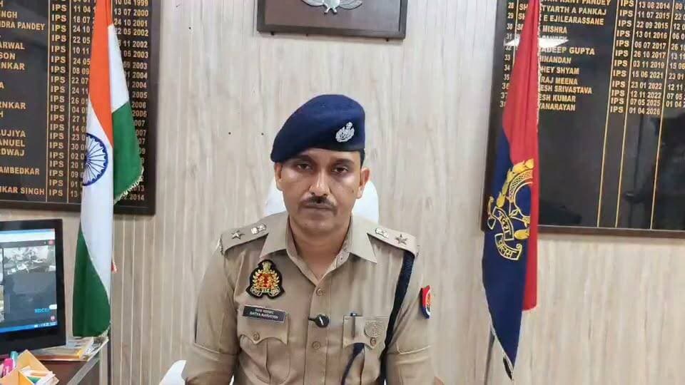 कौशांबी में महिला सिपाही को लगी सरकारी असलहा से गोली हुई मौत।
#kaushambipolice