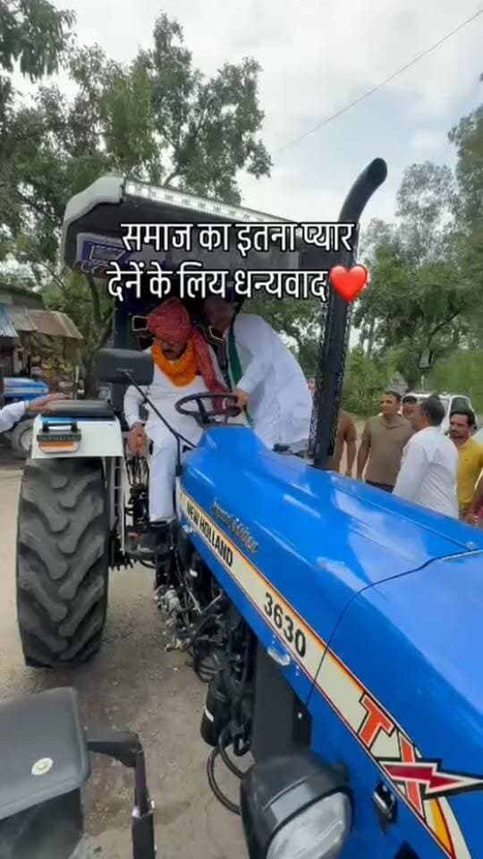 गुर्जर समाज के चौधरी अर्जुन सिंह के साथ ट्रैक्टर पर सवार होकर काफिले के साथ रवाना हुए भारतीय किसान यूनियन के जिला अध्यक्ष सुभाष गुर्जर दौड़ंग।
इस दौरान किसानों, युवाओं और समाज के लोगों में खासा उत्साह देखने को मिला। ट्रैक्टर रैली और काफिले ने एकता, भाईचारे और संगठन की मजबूती का संदेश दिया।
📍 पूरी खबर और वीडियो देखें राष्ट्रीय कदम न्यूज़ पर।
#ArjunSingh #SubhashGurjar #BKU #BhartiyaKisanUnion #GurjarSamaj TractorRally KisanEkta HaryanaNews PunjabNews ViralNews
