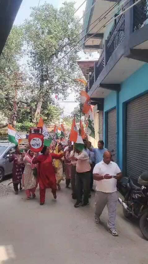 नादौन ब्लॉक कांग्रेस कमेटी का महंगाई के खिलाफ जोरदार प्रदर्शन।