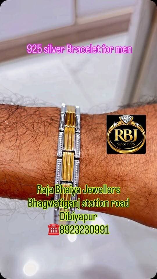 ✨ स्टाइल भी दमदार, चाँदी भी शानदार! ✨
पुरुषों के लिए आकर्षक 925 सिल्वर ब्रेसलेट 💫
प्रीमियम लुक और शानदार डिज़ाइन—जो आपकी कलाई को दे एक अलग पहचान। 😎
📍 राजा भैया ज्वैलर्स
भगवतीगंज, स्टेशन रोड, दिबियापुर
📞 8923230991
💬 डिज़ाइन पसंद आया तो कमेंट में ❤️ जरूर करें।
#RajaBhaiyaJewellers #925Silver #SilverBracelet #MensBracelet #MensJewellery SilverJewellery Dibiyapur Auraiya JewelleryReels