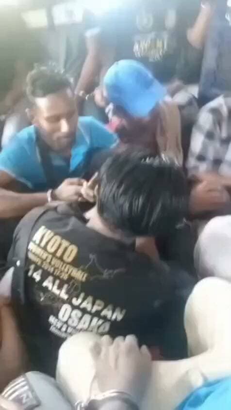 सीमांचल के 20-25 लड़कों को मलेशिया पुलिस ने लिया हिरासत में! मास्टर मुजाहिद आलम से लगाया मदद की गुहार! अब सवाल है की ज़ब भी कोई विदेश में मुसीबत में पड़ता है तो मुजाहिद को ही याद करते है लेकिन कुछ लडके मास्टर मुजाहिद को टार्गेट करते है!✍️