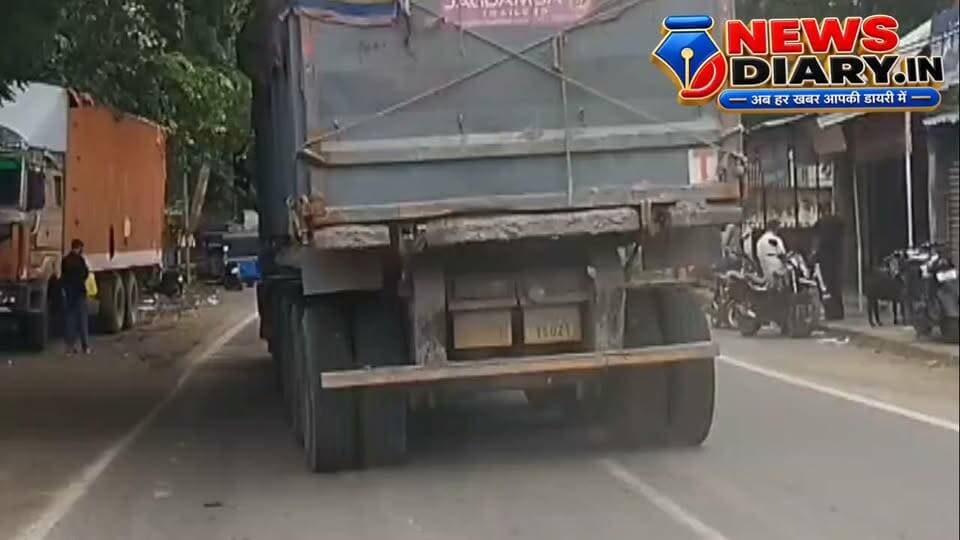 कोडरमा में केंद्र सरकार का प्यार सड़क पर टॉक कर आम जनता को खुशहाल कर रहा है यू अलग बात है कि झारखंड सरकार भी इसमें भागीदार है हां इक बात और मलाई तो यंहा के लोग भी चाभ रहे है ।