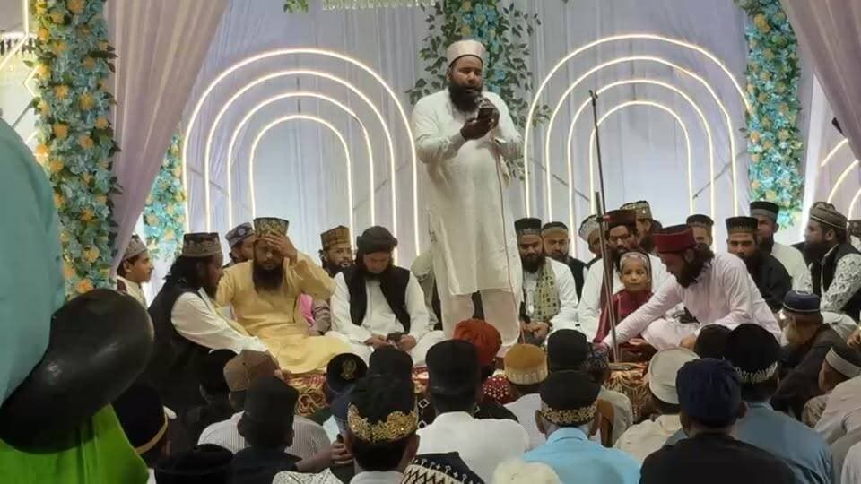 104वां उर्स-ए-सरकार अल्लाह हू मियां, पीलीभीत शरीफ में हो रहे जलसे का सीधा प्रसारण
#104वांउर्स #उर्सएसरकार #अल्लाहहूमियां #पीलीभीतशरीफ #UrsESarkar #AllahHuMiyan #PilibhitShareef #Pilibhit #BareillyDarpan #Urs2026