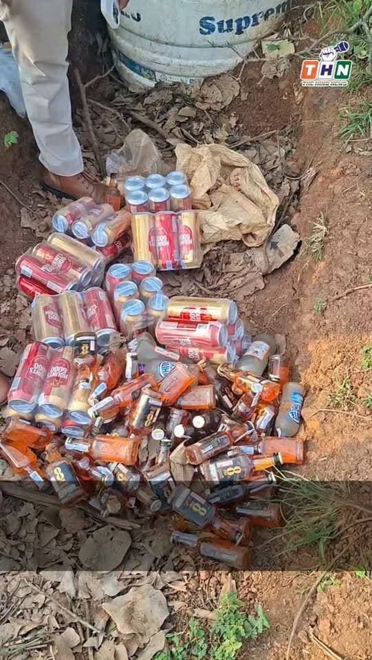 ढाबे की आड़ में जमीन में गड्ढा खोद छुपा रखी थी अवैध शराब, आबकारी विभाग ने की 1.20 लाख की शराब जब्त, ढाबे की आड़ में शराब तस्करी का कामकाज। #agar #viral #ᴠɪʀᴀʟᴠɪᴅᴇᴏs #cm #india