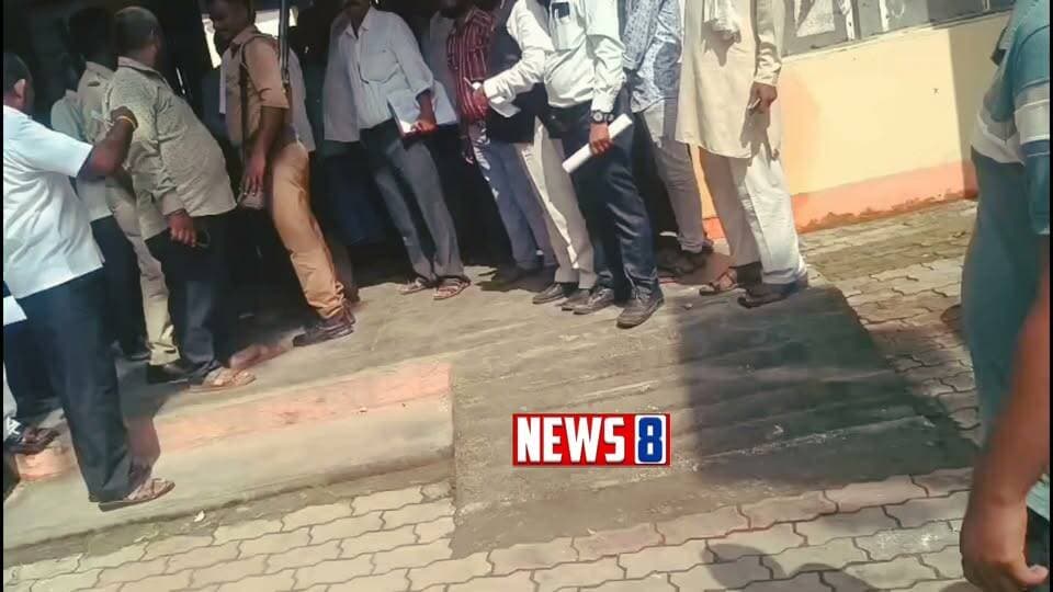 बहराइच के महसी तहसील के एसडीएम राजेश अगरवाल
