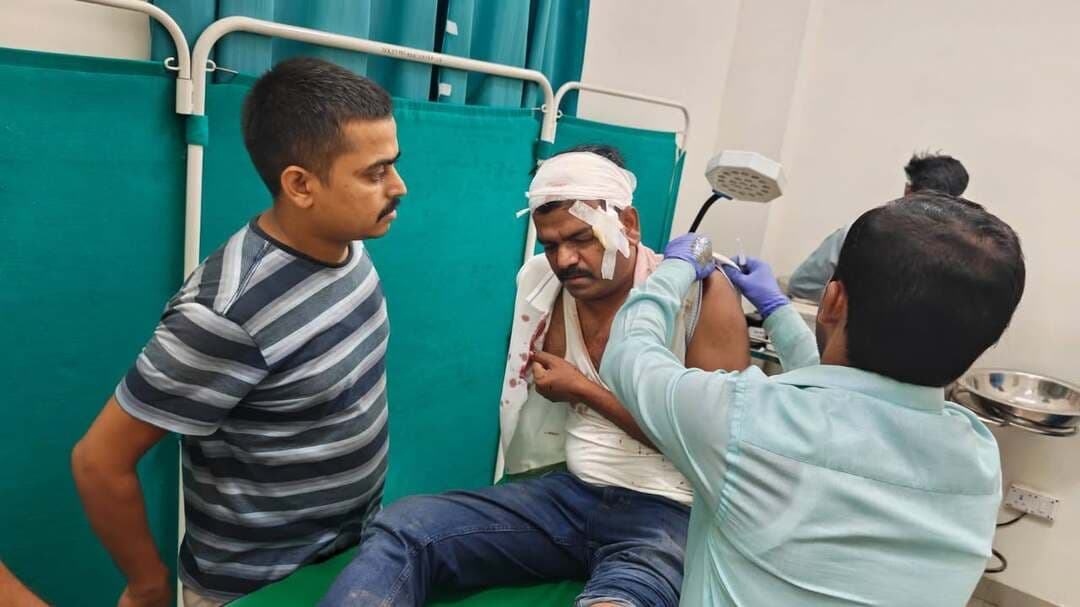 टंडवा में प्रेम-प्रसंग पर बवाल: पुलिस पर पथराव, थाना प्रभारी पप्पू शर्मा घायल, पुलिस को करनी पड़ी हवाई फायरिंग..