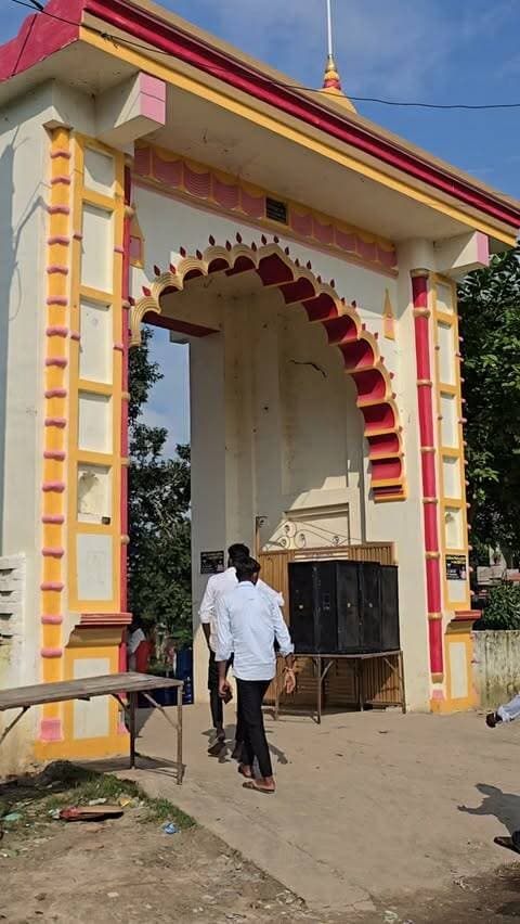 बाल्हेश्वर महादेव मंदिर
लालगंज, रायबरेली
#upnotifications #temple #Lordshiva #devotional