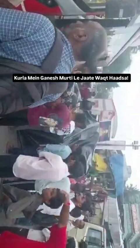 A Ganesh idol being transported from Vidyavihar to Dharavi toppled near Sheetal Talao on LBS Road in Kurla (West) on Tuesday night, leaving two people with minor injuries.
The two injured persons were identified as Santosh Jaiswal (28) and Rohit Jaiswal (25). Jaiswal was taken to Kurla Bhabha Hospital, while Rohit was taken to Habib Hospital. Representatives of the mandal subsequently immersed the idol at Sheetal Talav.
*➡️ Incident: Shree Ganesh Idol Collapsed*
➡️ Time of Update Reported: 08.09.2026 @ 2145 hrs
➡️ Address: LBS Road, Near Sheetal Talao, Kurla (W).
➡️ Update Details:
As informed by local police, a Ganesh idol belonging to a Dharavi Ganesh Mandal was being transported from Vidyavihar to Dharavi toppled near Sheetal Talao.
Representatives of the local Ganesh Mandal subsequently immersed the idol at Shital Talav.
In the incident, two persons sustained minor injuries. One was taken to Kurla Bhabha Hospital and the other to Habib Hospital. Both received treatment for minor injuries and were discharged.
1) Santosh Jaiswal- 28 Yrs, 2)Rohit Jaiswal -25 yrs