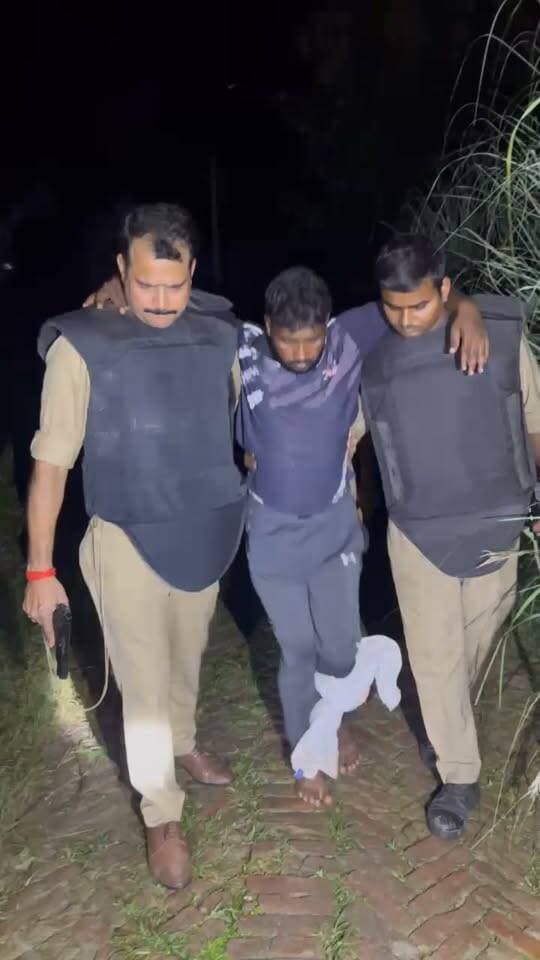 गोवंश वध के मामले का 24 घंटे में खुलासा, मुठभेड़ में आरोपी घायल, तीन अन्य की तलाश जारी, नदी किनारे चारों ने किया था गोवंश का वध
https://abckhabar.in/?p=8141
