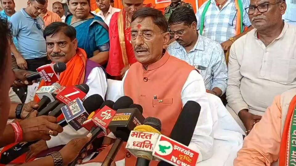 झारखंड सरकार को जेपीएससी और जेएसएससी पेपर लीक मामला में सीबीआई जांच कराना ही होगा:केंद्रीय मंत्री संजय सेठ ....। झारखंड दृष्टि न्यूज