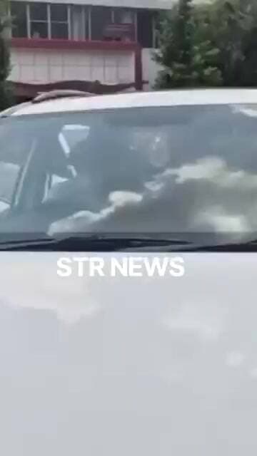 లోక్ భవన్కు బయలుదేరిన కేటీఆర్, హరీష్ రావు, బీఆర్ఎస్ ఎమ్మెల్యేలు