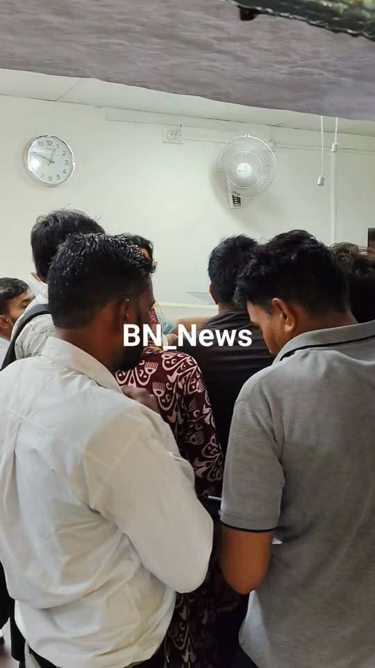 बहरोड़ एसडीएम कार्यालय में प्रत्याशियों के साथ ही उनके अभिकर्ताओं की लगी कतार
चुनाव आयोग की और से जारी किए जा रहे हैं प्रत्याशियों व उनके अभिकर्ताओं को आईडी कार्ड