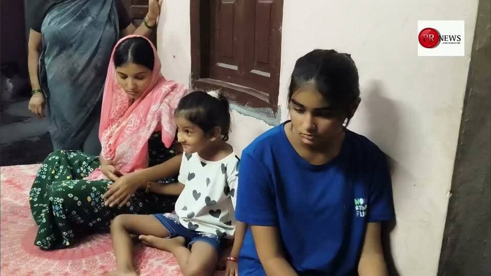 बेगूसराय में शहीद मनीष कुमार के घर पहुंचे संजय झा कहा बिहार सरकार करेंगी मदत