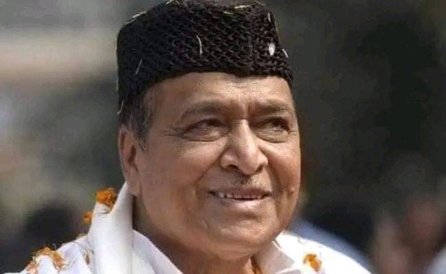 বিশ্ববিশ্ৰুত শিল্পী 'ভাৰতৰত্ন' ড° ভূপেন হাজৰিকা দেৱক আজি পবিত্ৰ জন্ম শতবাৰ্ষিকীত গভীৰ শ্ৰদ্ধাৰে স্মৰণ কৰিছোঁ।