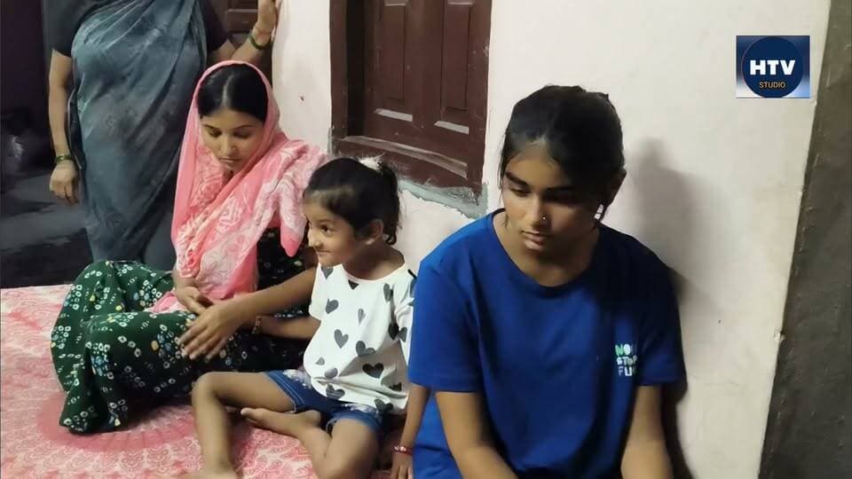बेगूसराय में शहीद मनीष कुमार के घर पहुंचे संजय झा कहा बिहार सरकार करेंगी मदत
