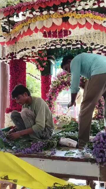 Chandausi भगवान श्री कृष्ण की छठी महोत्सव की जोरदार तैयारी शुरू आज शाम निकलेगी भव्य फूलडोल यात्रा।