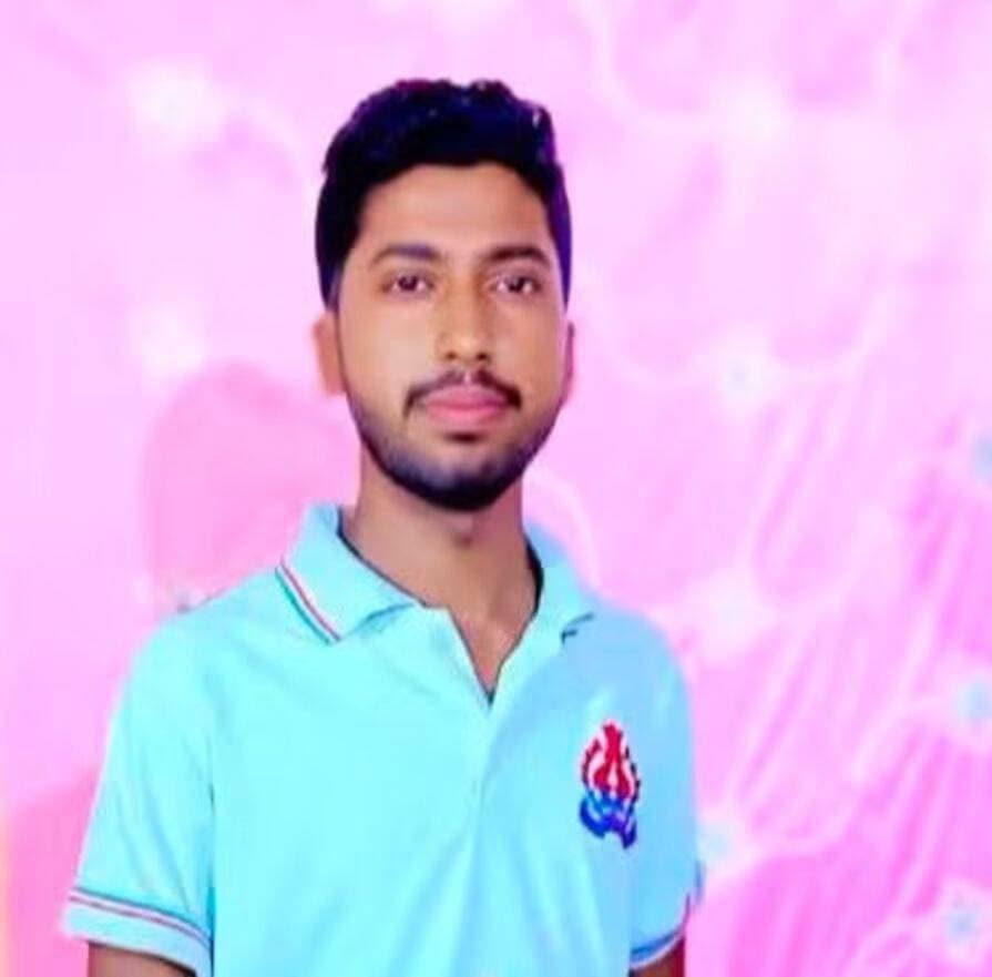 दुबौलिया में मिली लावारिस बाइक, वाल्टरगंज क्षेत्र में मिला बाइक सवार का श*व
बस्ती। दुबौलिया थाना क्षेत्र के राम-जानकी मार्ग स्थित बैरागल गांव के पास निर्माणाधीन टोल प्लाजा के समीप बुधवार सुबह लावारिस हालत में अपाची बाइक मिलने के बाद उसी बाइक से जुड़े युवक का श**व वाल्टरगंज थाना क्षेत्र में सड़क किनारे मिला। बाइक और श**व अलग-अलग थाना क्षेत्रों में मिलने से पुलिस मामले की जांच में जुट गई है।