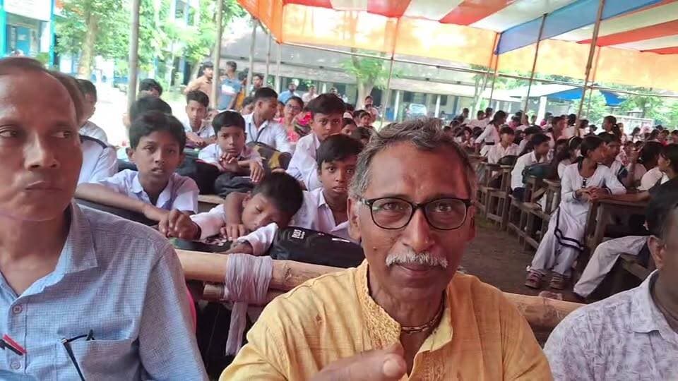'পশ্চিমবঙ্গ সরকারের সংসদ বিষয়ক দপ্তরের উদ্যোগে'
মেখলিগঞ্জ ব্লক স্তরে চ্যাংড়াবান্ধা উচ্চ মাধ্যমিক বিদ্যালয়ে যুব সংসদ প্রতিযোগিতা অনুষ্ঠান।