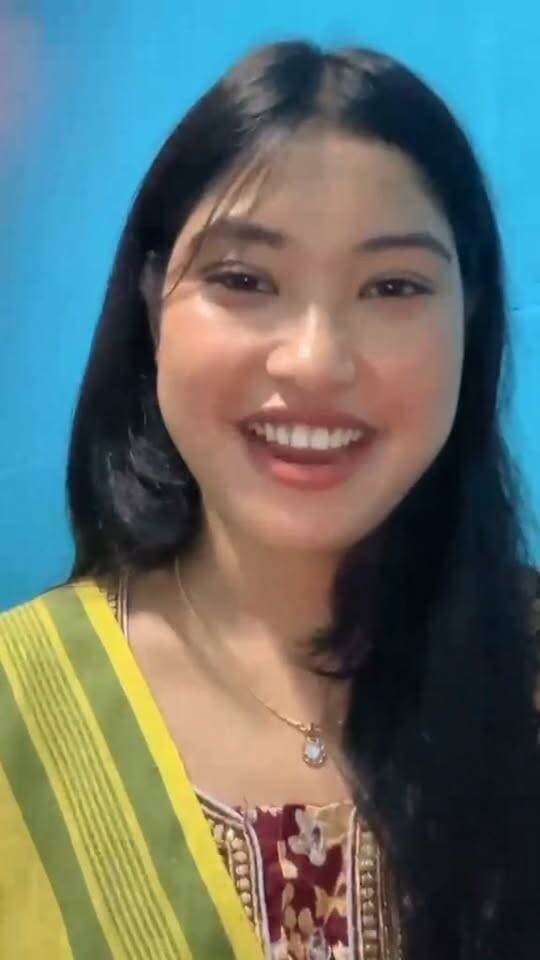 আইসা ২৩ শে ভাদর বৃহস্পতিবার ইং- 10/09/26 তারিখ রায়সাহেব ঠাকুর পঞ্চানন বর্মা তিরধান দিবস উপলক্ষে রাজবংশী ক্ষত্রিয় কল্যাণ সমিতির পক্ষ থাকি দুপুর ২ টা থাকি ভাওয়াইয়া গানের আসোর হবে মেখলীগঞ্জ সেন্ট্রাল ব্যাংকের বগলত।
সোগায় আইসেন হামার গিলাক গান শোনাবে উত্তর বঙ্গের জনপ্রিয় ভাওয়াইয়া শিল্পী- ঈশা রায় 😊