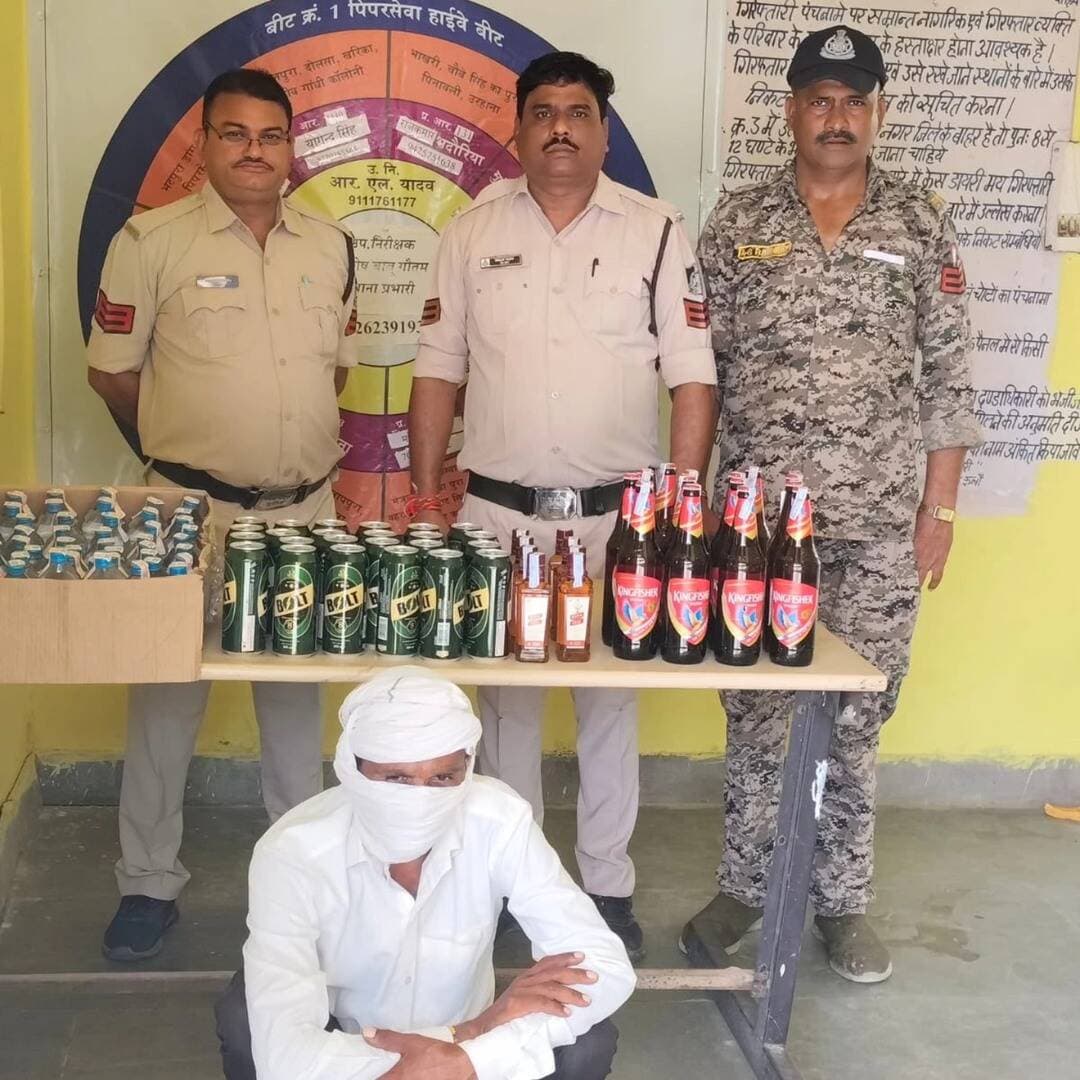 मुरैना— अवैध शराब के खिलाफ मुरैना पुलिस का अभियान जारी है। 8 सितंबर को पुलिस ने 33 प्रकरण दर्ज कर 33 आरोपियों को गिरफ्तार किया। आरोपियों से 339 लीटर अवैध शराब, जिसकी कीमत करीब 1 लाख 46 हजार 760 रुपये है, जब्त की गई। वहीं 18 आदतन अपराधियों के खिलाफ प्रतिबंधात्मक कार्रवाई भी की गई।