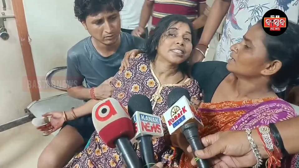 ପାରିବାରିକ ବିବାଦରୁ ଅଭାବନୀୟ ଘଟଣା, ବାପାଙ୍କ କଟୁରୀ ଚୋଟରେ ପୁଅ ମୃତ। ଏଭଳି ଚାଞ୍ଚଲ୍ୟକର ଘଟଣା ଭଦ୍ରକ କଲେଇ ପଞ୍ଚାୟତ ଅଧୀନ ଚୁନିନ୍ଦା ଗ୍ରାମରେ ଘଟିଛି.......|