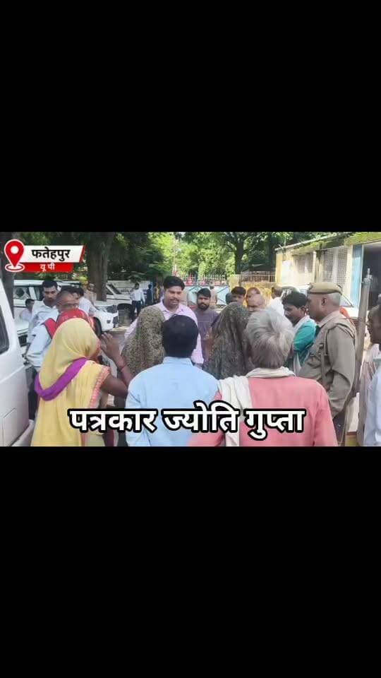 फतेहपुर जिले के चौधकियापुर गांव में आए ग्रामीणों ने शहर का गंदा पानी निकासी की व्यवस्था सहित रेलवे के द्वारा बंद किए गए रास्ते को खोले जाने की मांग को लेकर प्रदर्शन कर DM को ज्ञापन दिया। गांव के लोगो की मांग है कि नगर पालिका क्षेत्र का गंदा पानी उनके गांव में जाने से उनकी फसलें बर्बाद हो रही है। जबकि रेलवे के द्वारा गंदा पानी निकालने के रास्ते को बंद कर उनके आने जाने का रास्ता बंद कर देने से स्कूली बच्चे सहित गांव के लोगो को कई किलोमीटर दूर होकर आना जाना पड़ रहा है जिसे खुलवाकर समस्या का निदान किए जाने की मांग किया है।