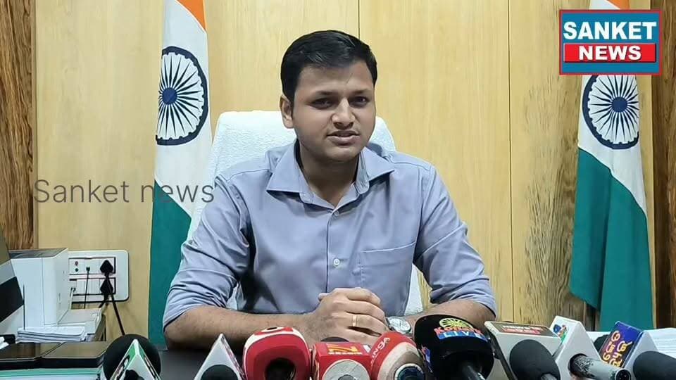 ଭୋଗରାଇ ଜଙ୍ଗଲରୁ ୫ଟି ଓରାଙ୍ଗଉଟାନ ଉଦ୍ଧାର ଘଟଣା, ସମ୍ପୂର୍ଣ୍ଣ ତଥ୍ଯ ପ୍ରକାଶ କରିଛନ୍ତି ଜିଲ୍ଳା ବନ ବିଭାଗ ଅଧିକାରୀ (IFS) ଇନ୍ଦଲକର ପ୍ରତୀକ ପ୍ରକାଶ। ସେମାନ ଙ୍କୁ ORS ଏବଂ ଫଳ ଦିଆଯାଇଛି , ସେମାନେ ସୁସ୍ଥ ଅଛନ୍ତି। ଭାରତ କୁ କେମିତି ଆସିଲେ ସେ ବିଷୟରେ କଣ କହିଲେ ଶୁଣନ୍ତୁ || ବାଲେଶ୍ବର