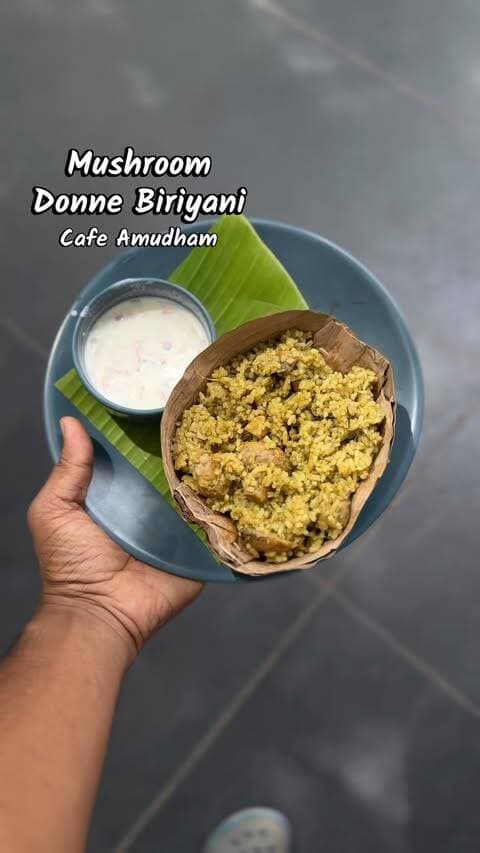 Cafe Amudham has added something new to their menu — a Mushroom Donne Biriyani, now available across all their outlets in Bengaluru.
The biriyani is built around earthy, well-cooked mushrooms, fragrant rice, and a masala that stays true to Amudham’s style — flavourful without going overboard.
If you’ve been a regular at Amudham, this is worth trying alongside your usual order. And if you haven’t visited yet, this might just be a good reason to.
This was at their indiranagar outlet
#vinaysathyam #bengaluru #cafeamudham #bangalore #bangalorebreakfastwalks @cafeamudham