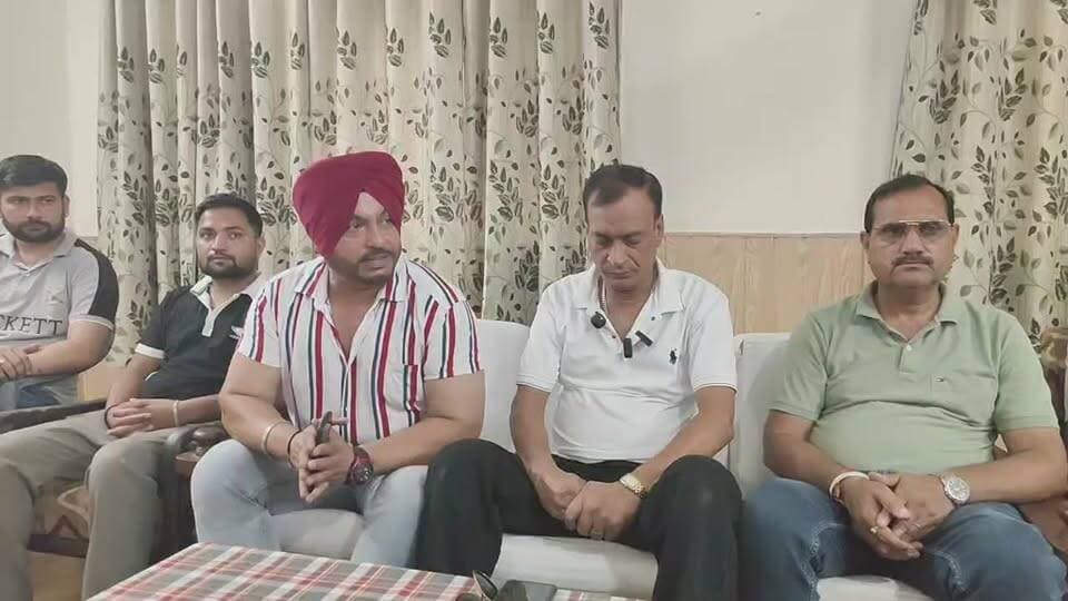 Sirmour : टैक्सी ऑपरेटर यूनियन पांवटा साहिब की पत्रकारवार्ता...
@topfans सबसे तेज खबर Sukhvinder Singh Sukhu Paonta Sahib