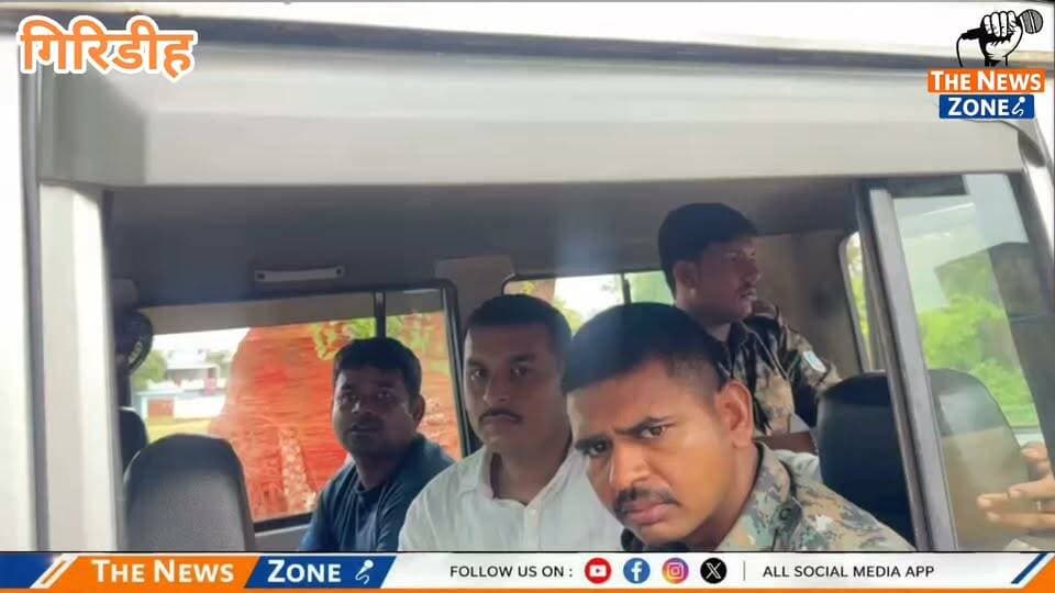 खाकी शर्मसार! 30 हजार की रिश्वत लेते गिरिडीह का साइबर दारोगा रंगेहाथ गिरफ्तार, धनबाद ACB की इस सनसनीखेज कार्रवाई से पुलिस महकमे में मचा हड़कंप।
#Giridih #GiridihNews #JharkhandNews #Jharkhand #DhanbadACB #ACB #AntiCorruptionBureau #Bribery #Corruption #PoliceNews #Police #CyberPolice #CyberDaroga #Rishwat #Rishwatkhor #रिश्वत #गिरिडीह #गिरिडीहन्यूज #झारखंडन्यूज #धनबाद #ACBकार्रवाई #BreakingNews #LatestNews #HindiNews #NewsUpdate #ViralNews #JharkhandPolice #NewsUpdate #JharkhandNews #trendingnow #facebookreelsviral