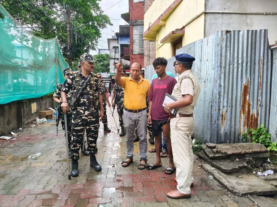 #exclusive #BreakingNews আলিপুরদুয়ার চৌপথীর বাইকচুরির কিনারা, প্রকাশ্যে বাইক চোরদের ঘোরালো পুলিশ। সাধুবাদ
Alipurduar District Police #WBP #CrimeNews #alipurduardistrict #highlightseveryone