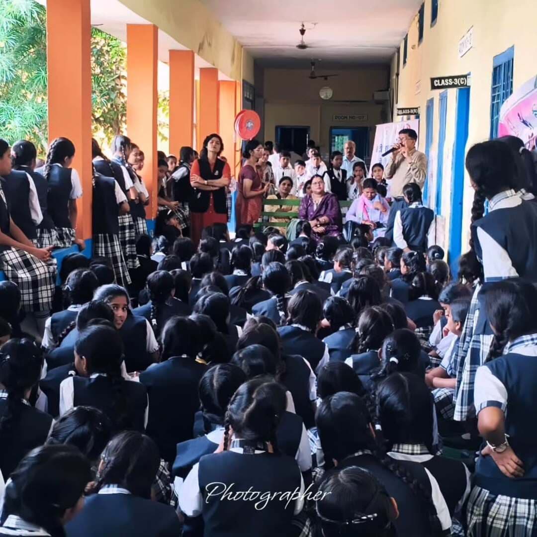 बाल सुरक्षा को लेकर विद्यार्थियों को किया जागरूक
सूरजपुर में विद्यार्थियों को बाल विवाह, पॉक्सो एक्ट, साइबर अपराध, नशामुक्ति एवं महिला सुरक्षा के प्रति जागरूक किया गया। कार्यक्रम में बाल विवाह के दुष्परिणाम, गुड टच-बैड टच, माहवारी स्वच्छता एवं ऑनलाइन सुरक्षा की जानकारी दी गई।
#Surajpur #बालसुरक्षा #बालविवाह #POCSO #CyberSafety
@chhattisgarhcmo @dpr.chhattisgarh @wcd_cg @dpr.chhattisgarh @rena_jamil_ias