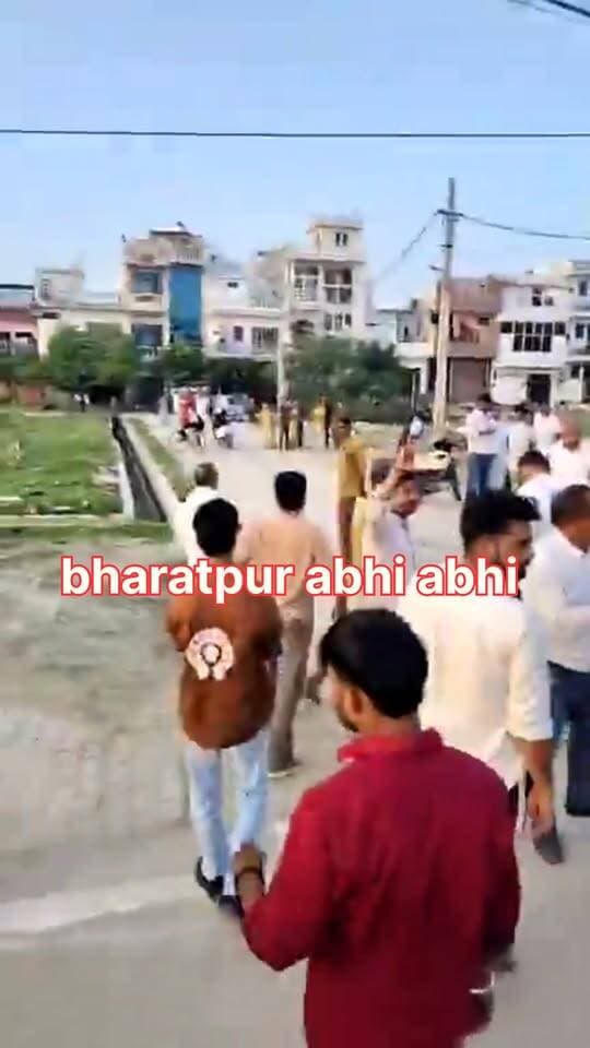 मुख्यमंत्री के गृह वार्ड नंबर 41 में कांग्रेस प्रत्याशी बबीता शर्मा और उनके समर्थकों ने फर्जी मतदान का आरोप लगाते हुए "बीजेपी मुर्दाबाद" के नारे लगाए..