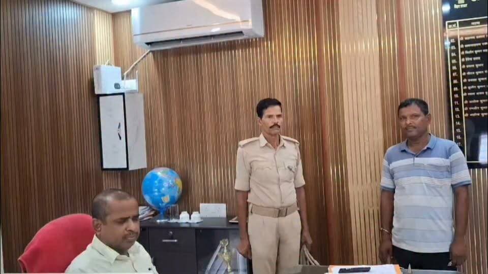 नशे की हालत में बकौर पंचायत के मुखिया गिरफ्तार, ब्रेथ एनालाइजर जांच में शराब सेवन की पुष्टि