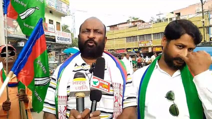 परिवार के 12 ग्रेजुएट, किसी को सरकारी नौकरी नहीं—झारखंड सरकार युवाओं के भविष्य से कर रही खिलवाड़”: आजसू केंद्रीय सचिव शंकर विश्वकर्मा