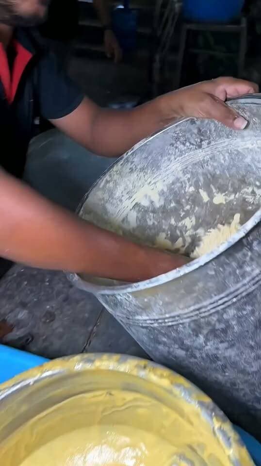 Crispy Egg Pakora Making 🤤🔥 | Street Food Special
#EggPakora #EggPakoda #StreetFood #IndianStreetFood #Foodie #StreetFoodIndia #EggLovers