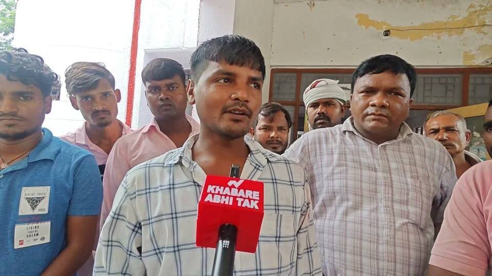 ऑटो यूनियन चालकों ने समस्याओं को लेकर जिला कलेक्ट्रेट पहुंचकर उठाई आवाज
#ऑटोड्राइवर #मऊ #जिलाकलेक्ट्रेट